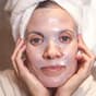 Photo de Melissa portant le masque visage The Rescue de Oslo Skin Lab